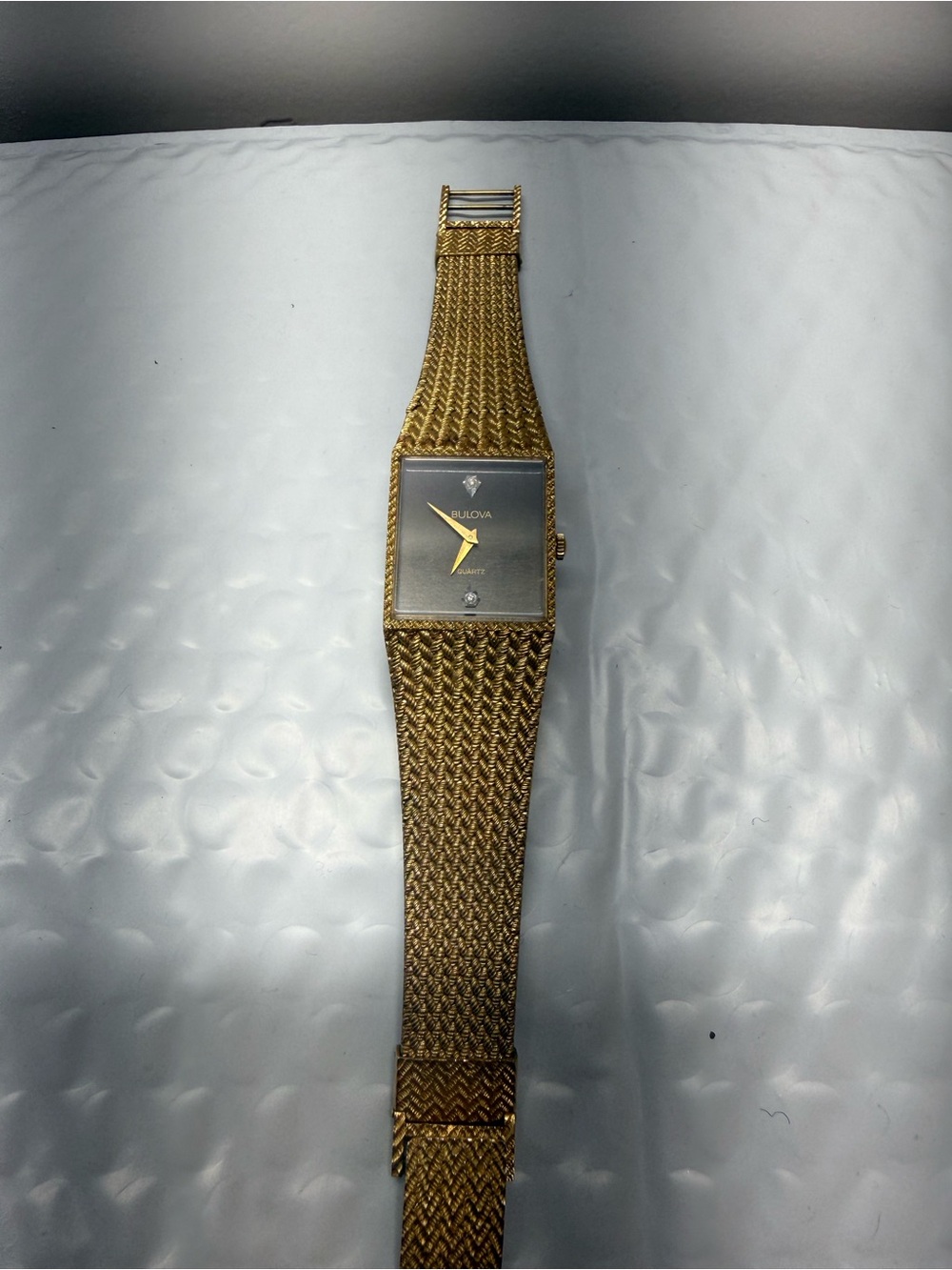 Bulova vintage GOLD TONE WOMEN WATCH 7007 Swiss NEED NEW BATTERY